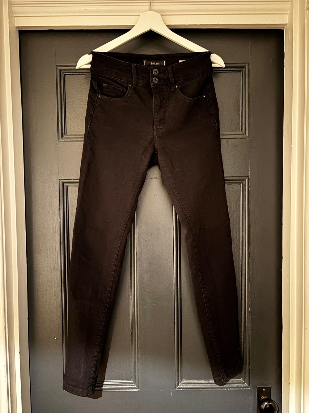 Skinny Jeans in Black - Women's Slim Fit